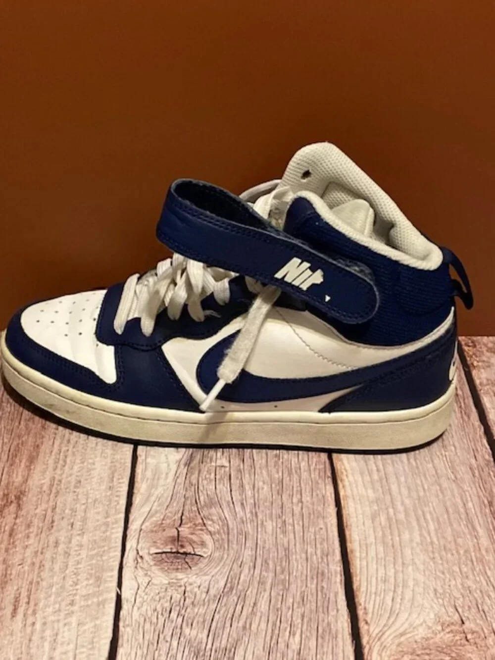 Nike Court Borough Mid Gir's Sneakers